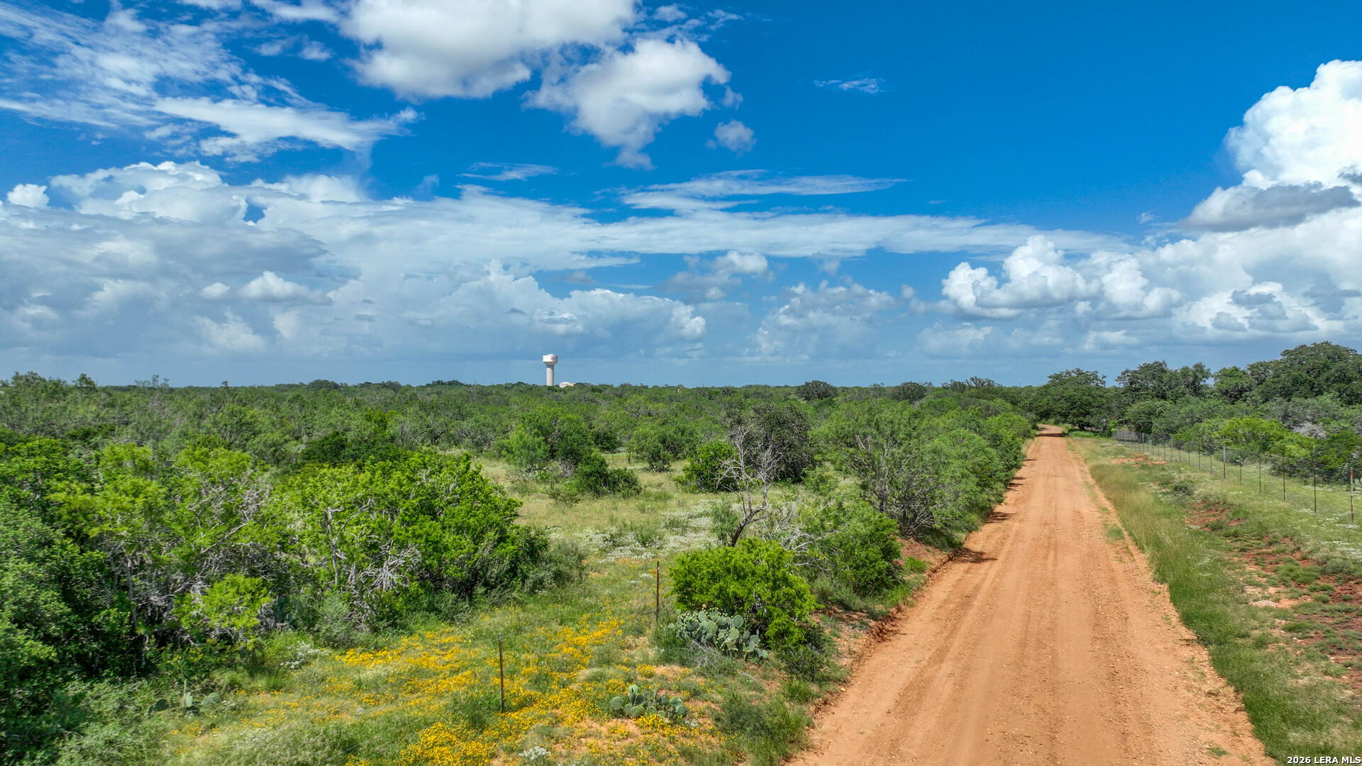 2932 CR 307, Jourdanton, TX 78026 — photo 1
