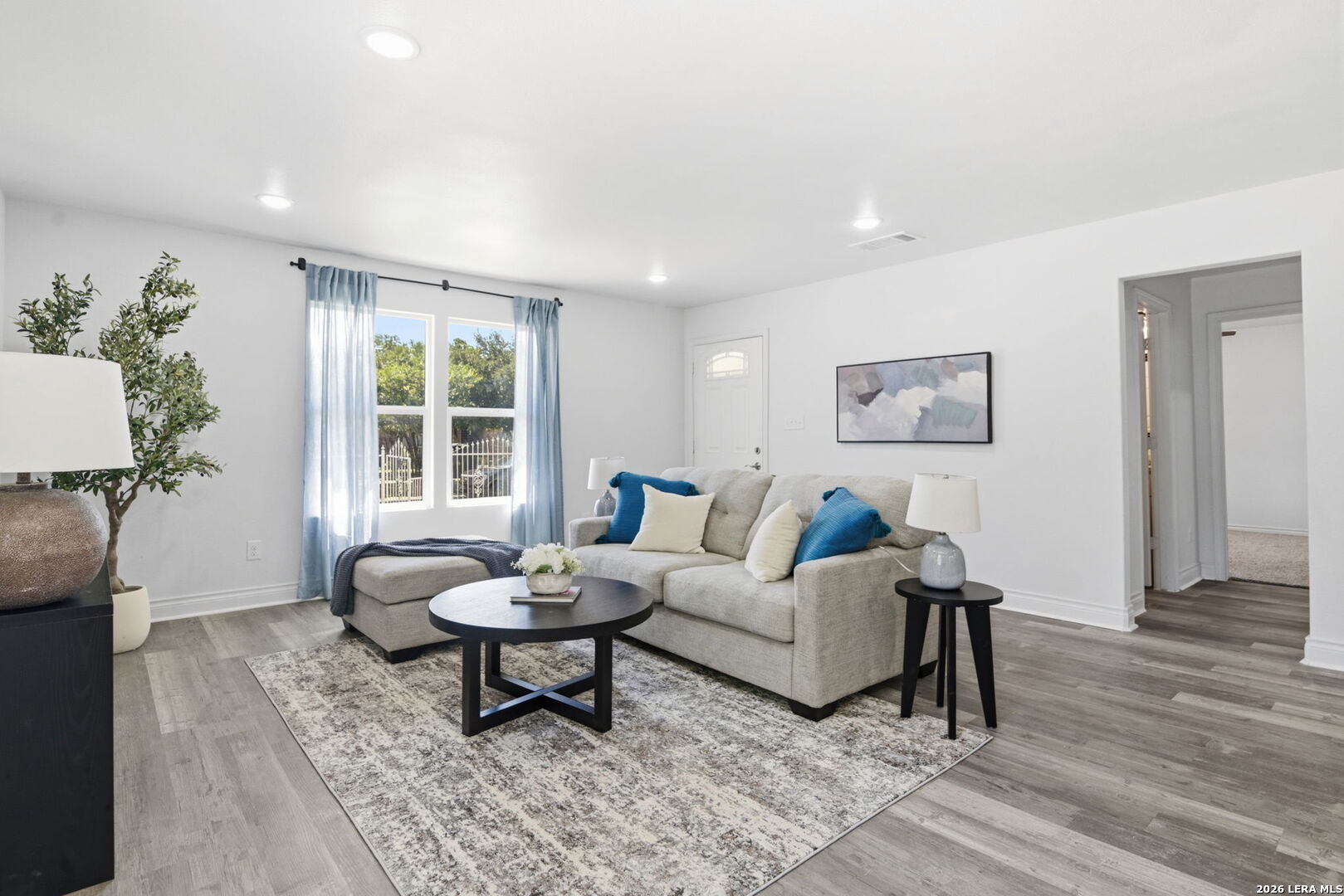943 S San Eduardo, San Antonio, TX 78237 — photo 1
