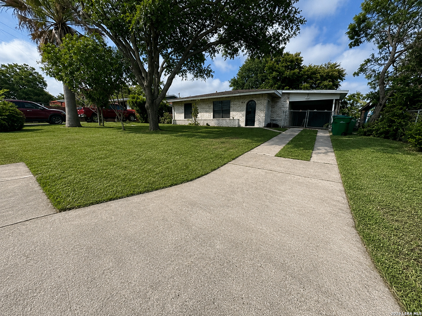 670 Maria Elena, San Antonio, TX 78228 — photo 1