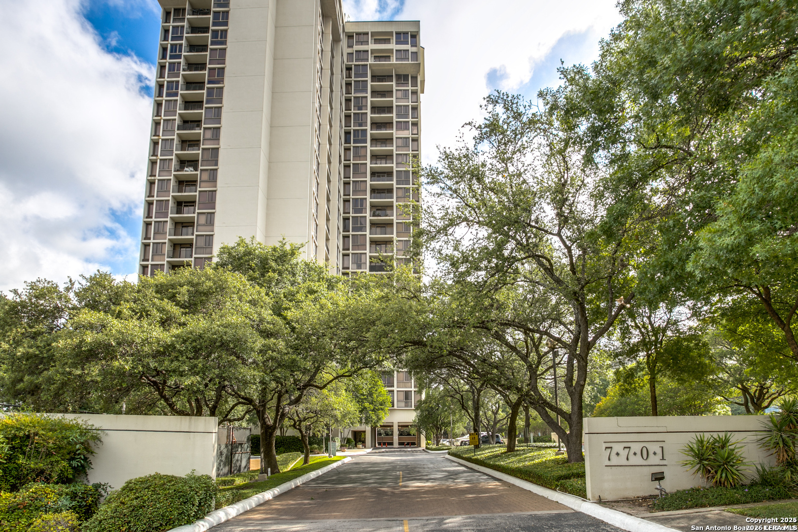 7701 Wurzbach, San Antonio, TX 78229 — photo 1