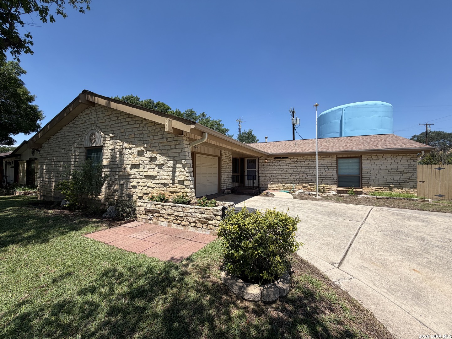 7821 VILLAGE OAK DR, Live Oak, TX 78233 — photo 1