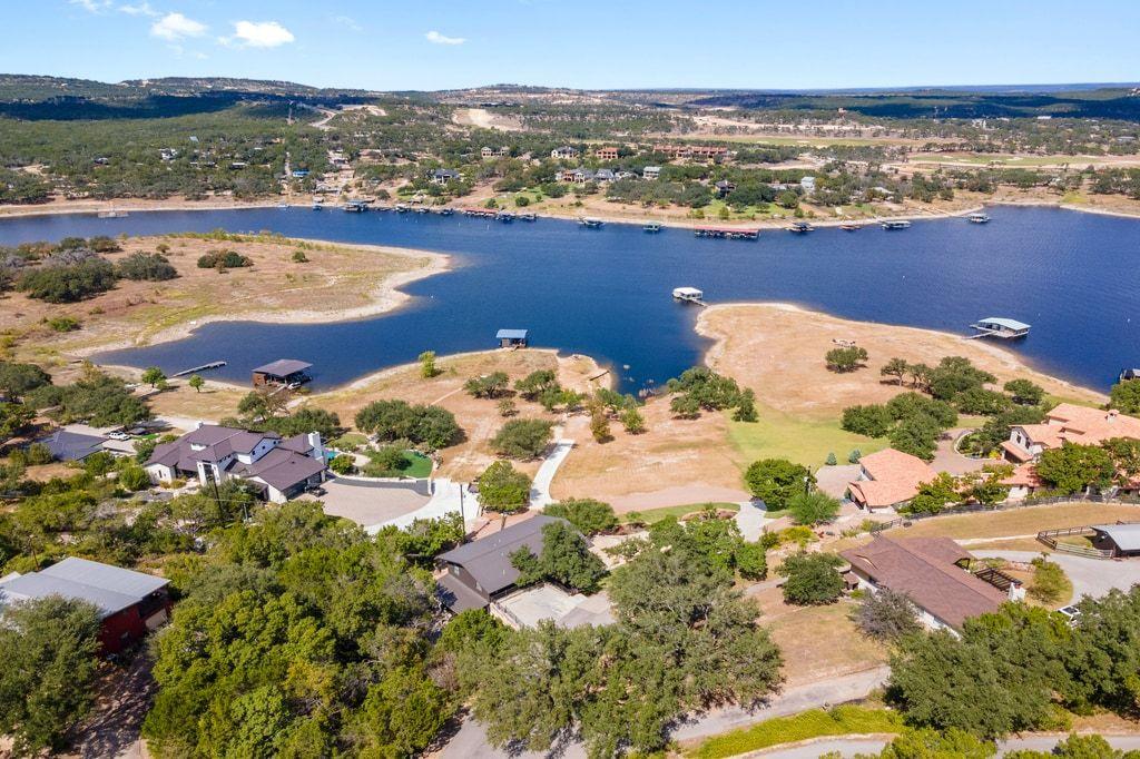 19833 Lakehurst Loop, Spicewood, TX 78669 — photo 1