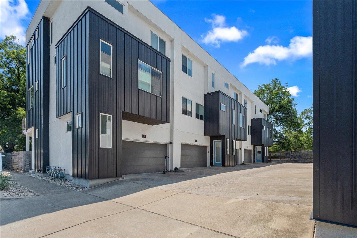 1801 E 2nd St #8, Austin, TX 78702 — photo 1