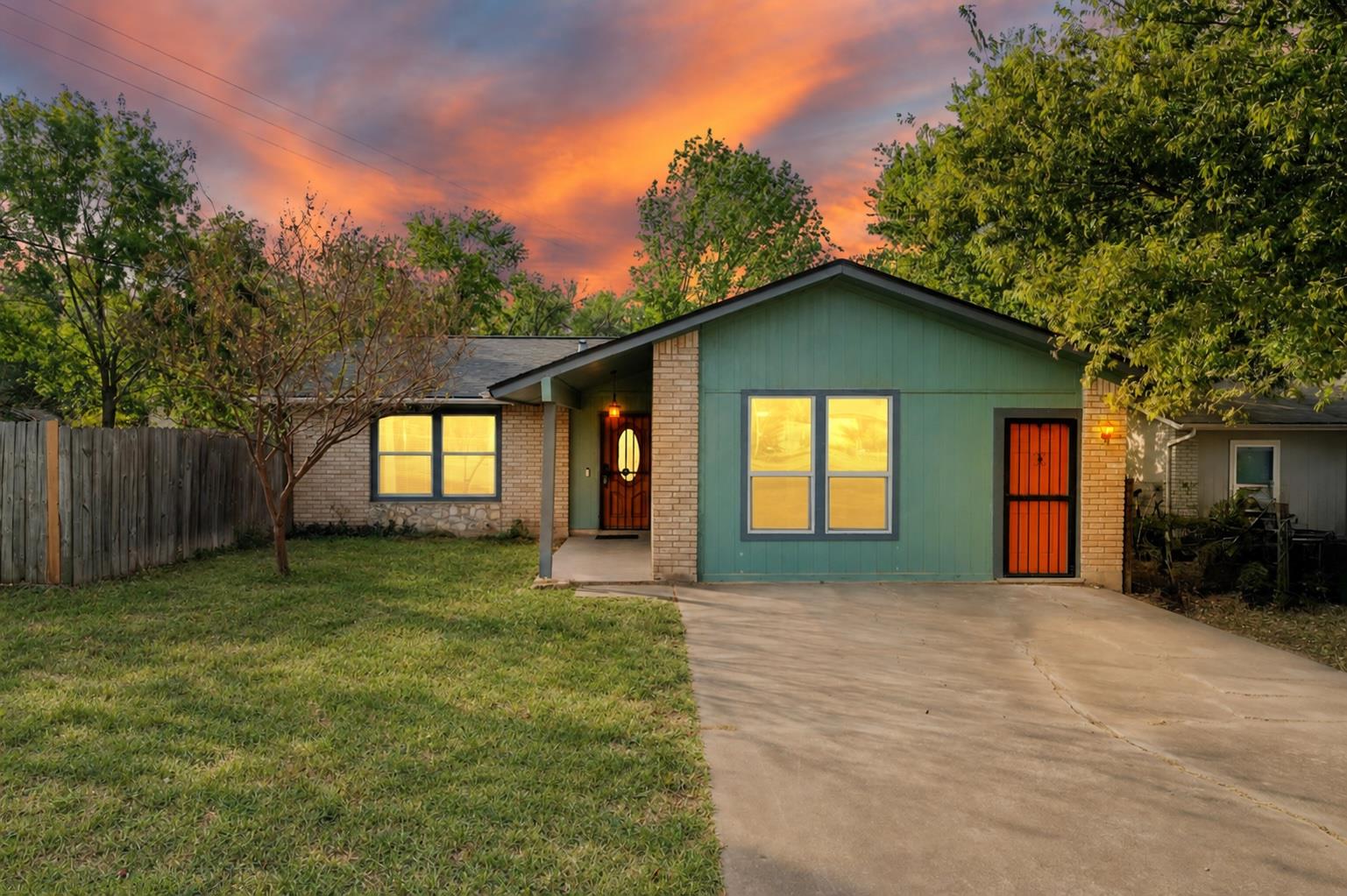 2523 E Stassney Ln, Austin, TX 78744 — photo 1