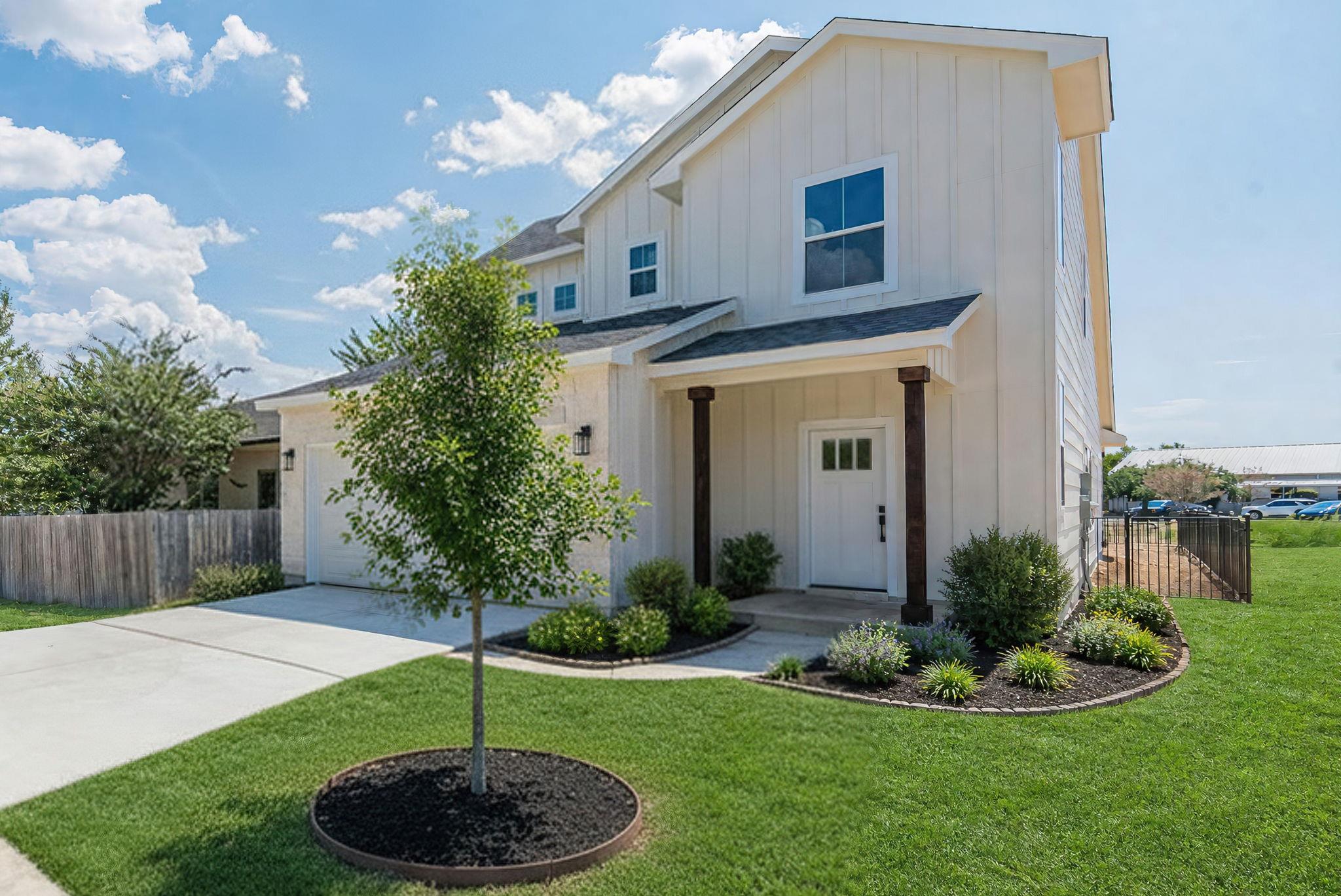 362  Stagecoach Trl, San Marcos, TX 78666 — photo 1