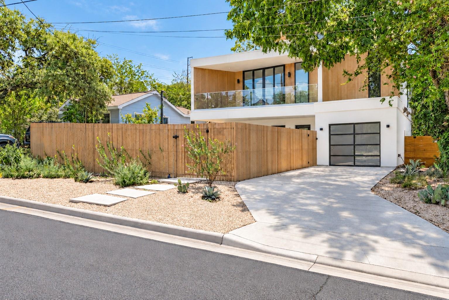 1005 W Johanna St, Austin, TX 78704 — photo 1