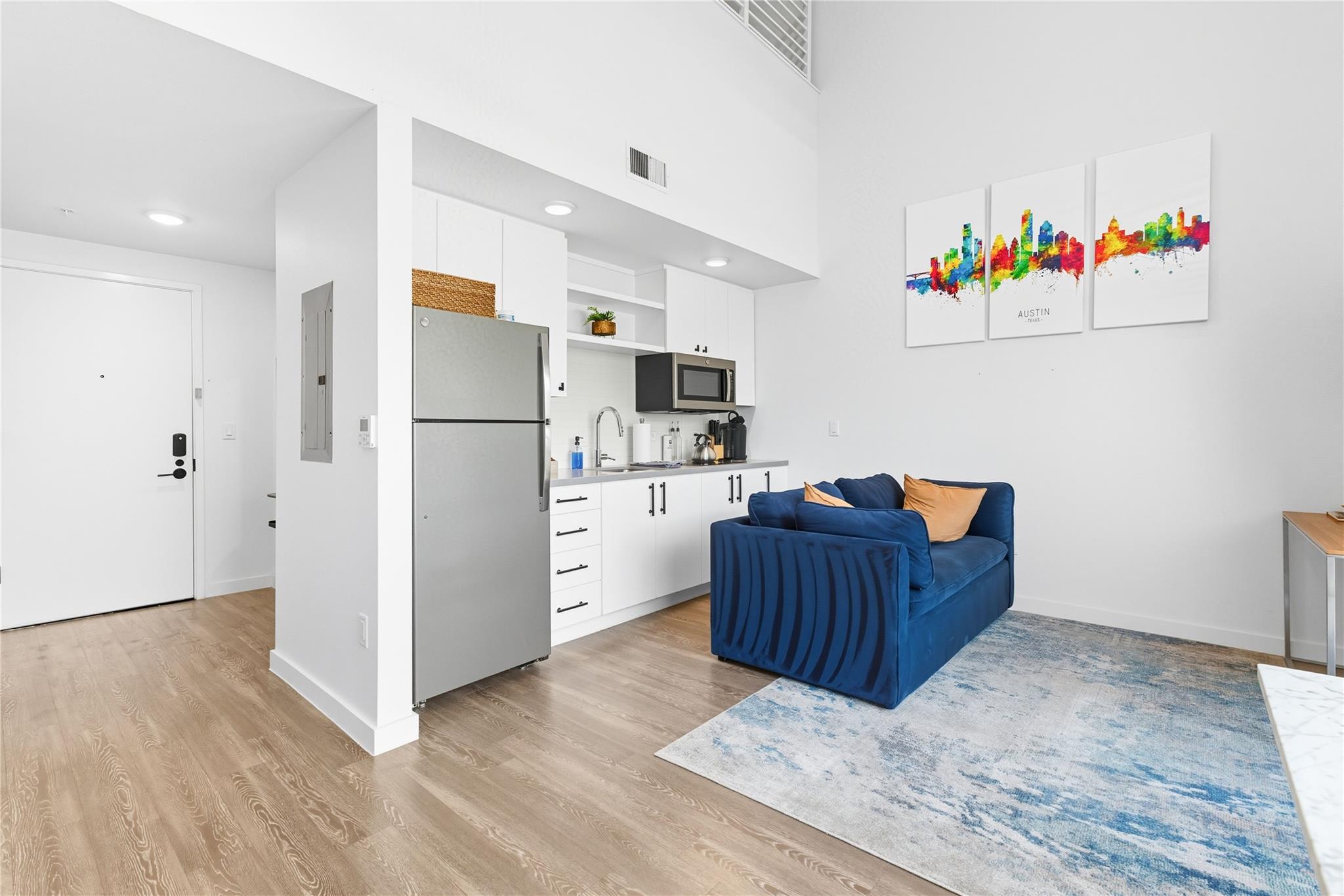 49 Navasota St #205, Austin, TX 78702 — photo 1
