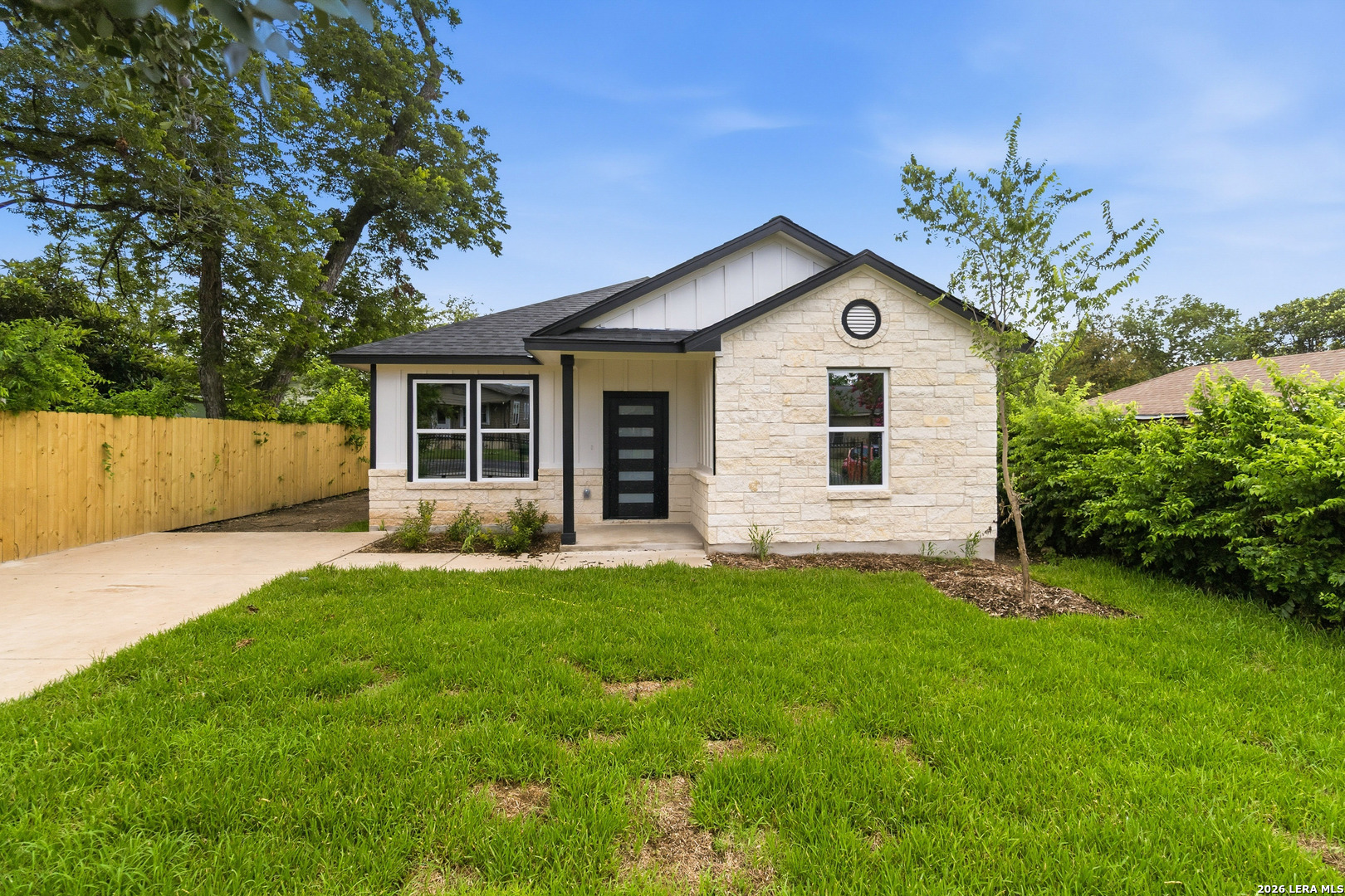 412 MONTICELLO CT, San Antonio, TX 78223 — photo 1