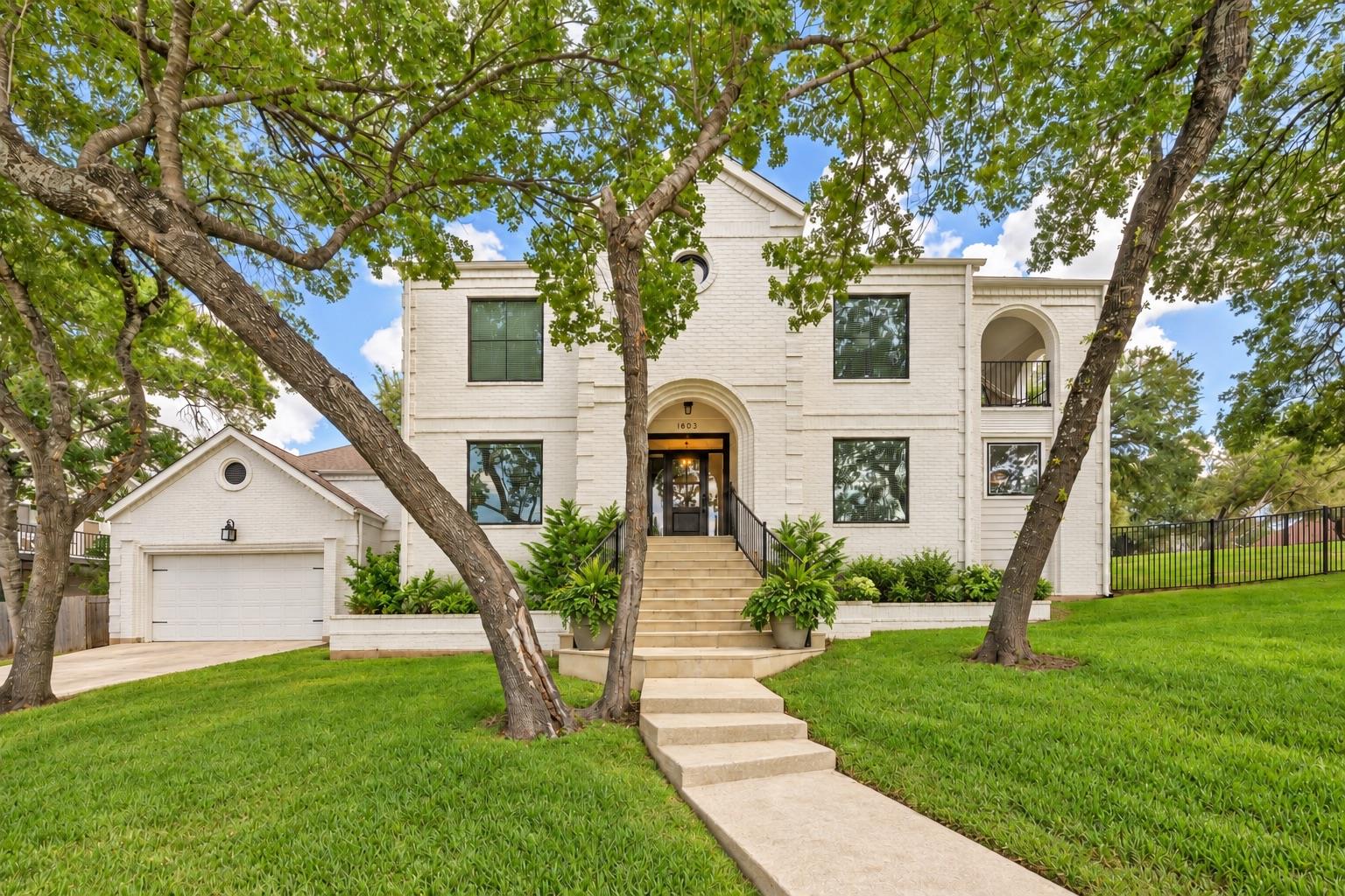 1603 Falcon Ledge Dr, Austin, TX 78746 — photo 1
