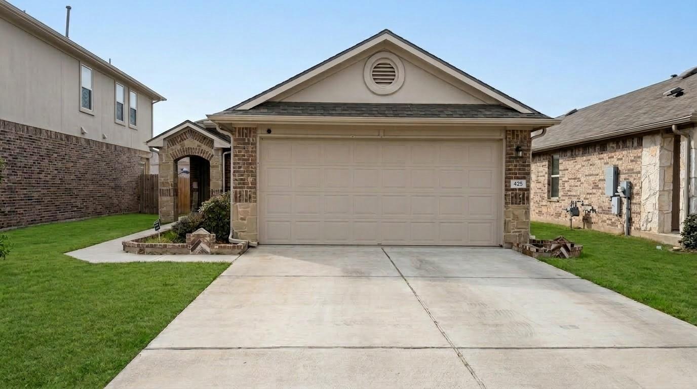 425  Shiner Ln, Georgetown, TX 78626 — photo 1