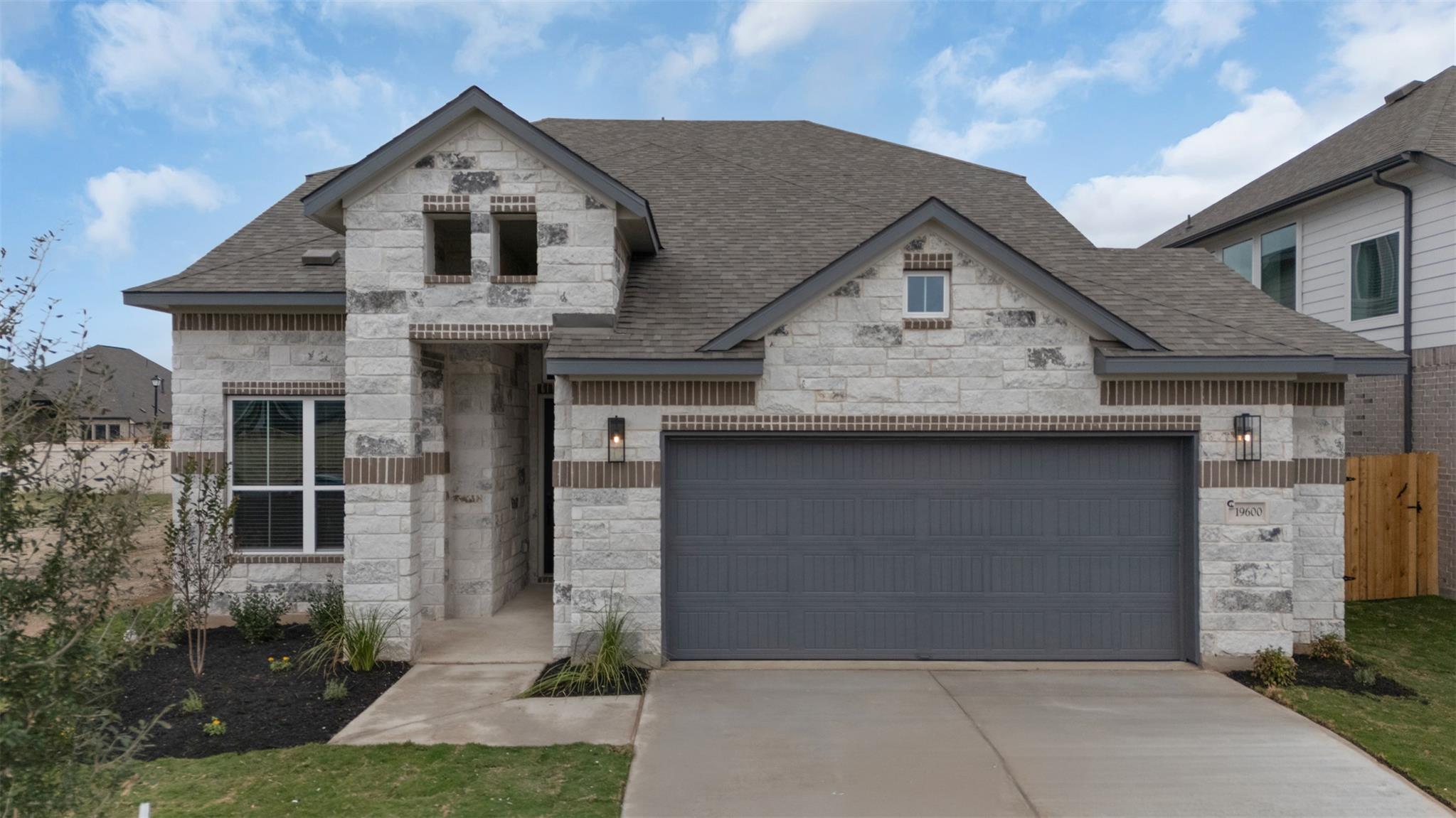 1032  Stonehill Dr, Georgetown, TX 78633 — photo 1