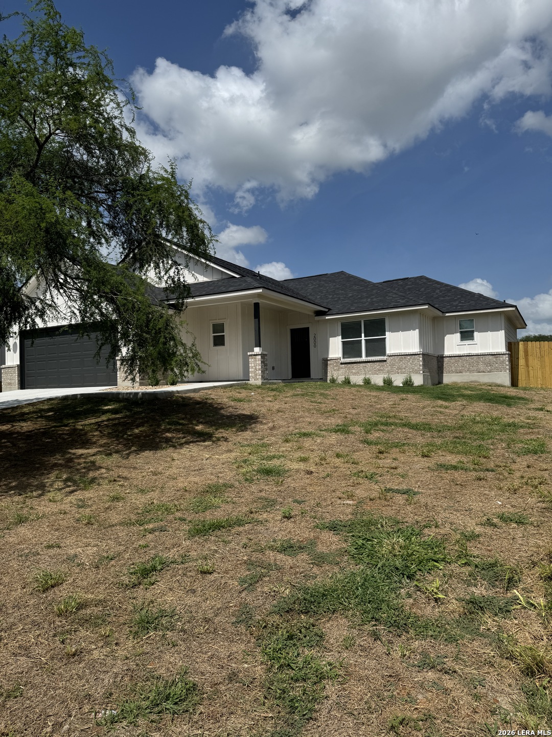 2000 OWENS AVE, Three Rivers, TX 78071 — photo 1