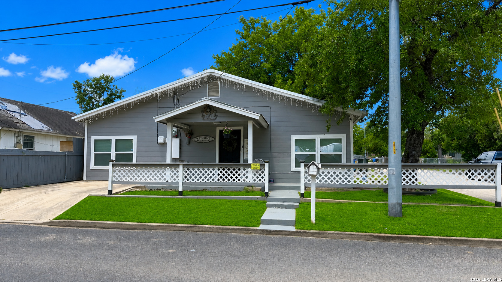 232 Campbell, Seguin, TX 78155 — photo 1
