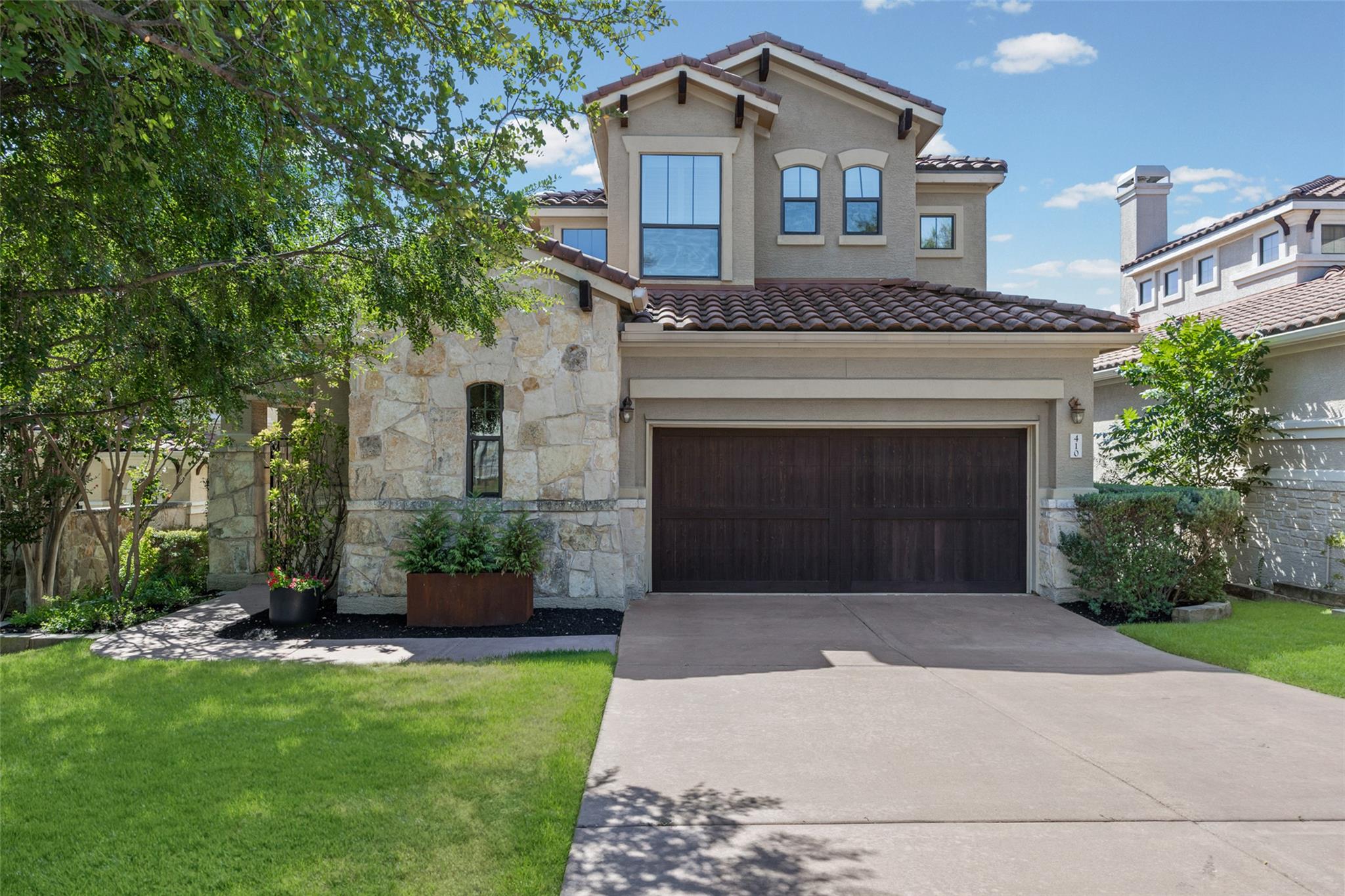 410  Indianwood Dr, Lakeway, TX 78738 — photo 1
