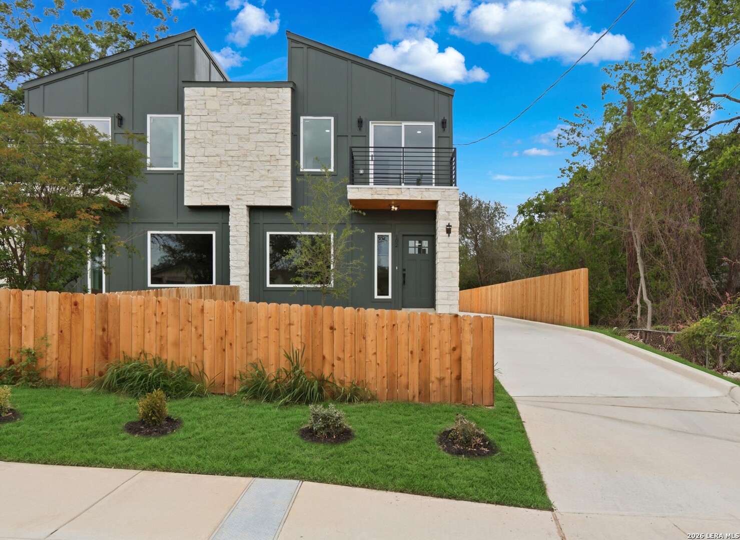 2111 VIRGINIA BLVD, San Antonio, TX 78203 — photo 1