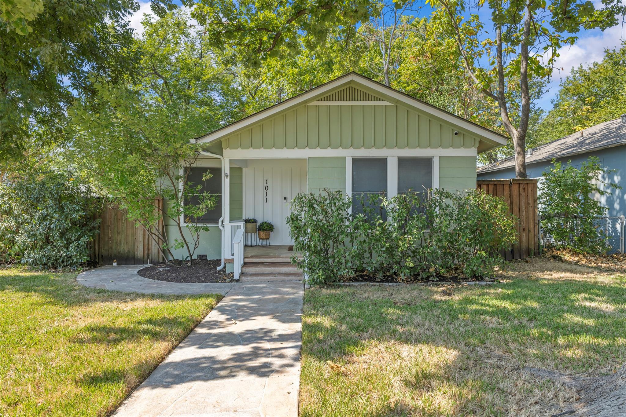 1011 E 45th St, Austin, TX 78751 — photo 1