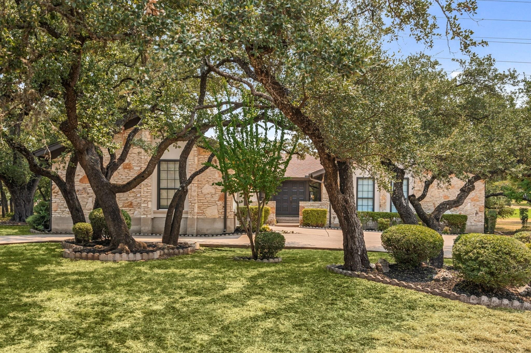 106  White Sands Dr, Lakeway, TX 78734 — photo 1