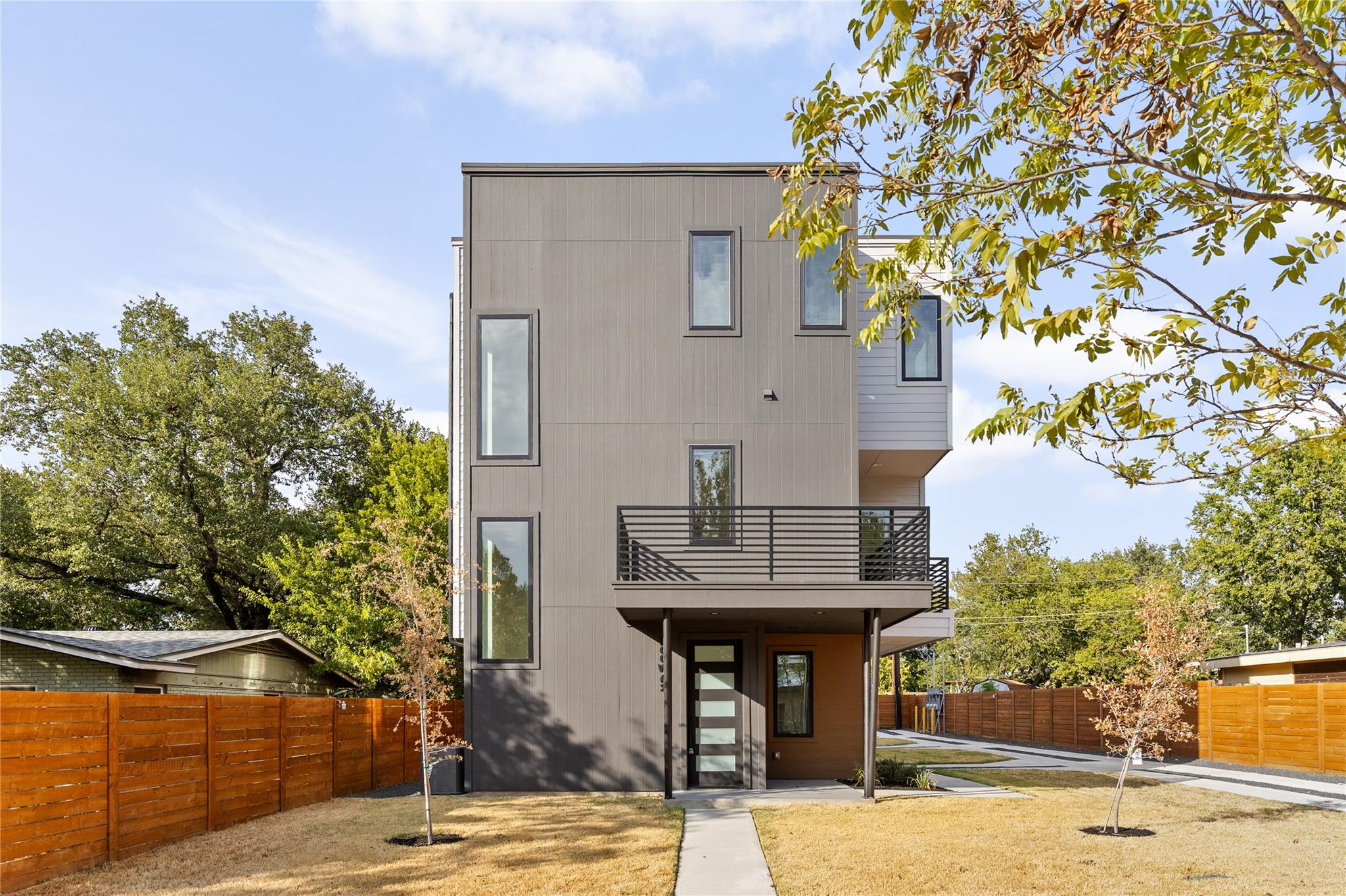100 W Odell St  #1, Austin, TX 78752 — photo 1