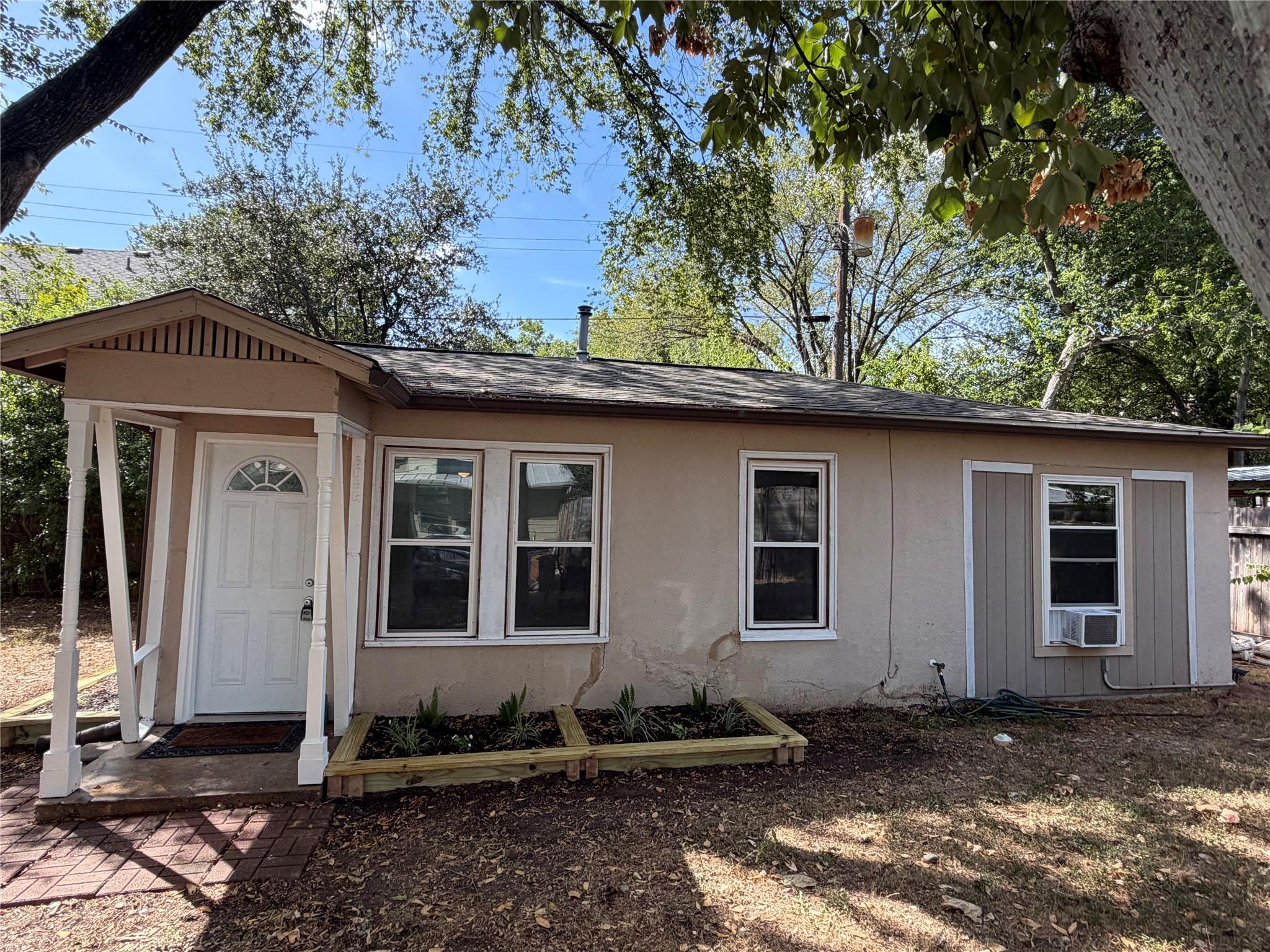808 E 46th St #B, Austin, TX 78751 — photo 1