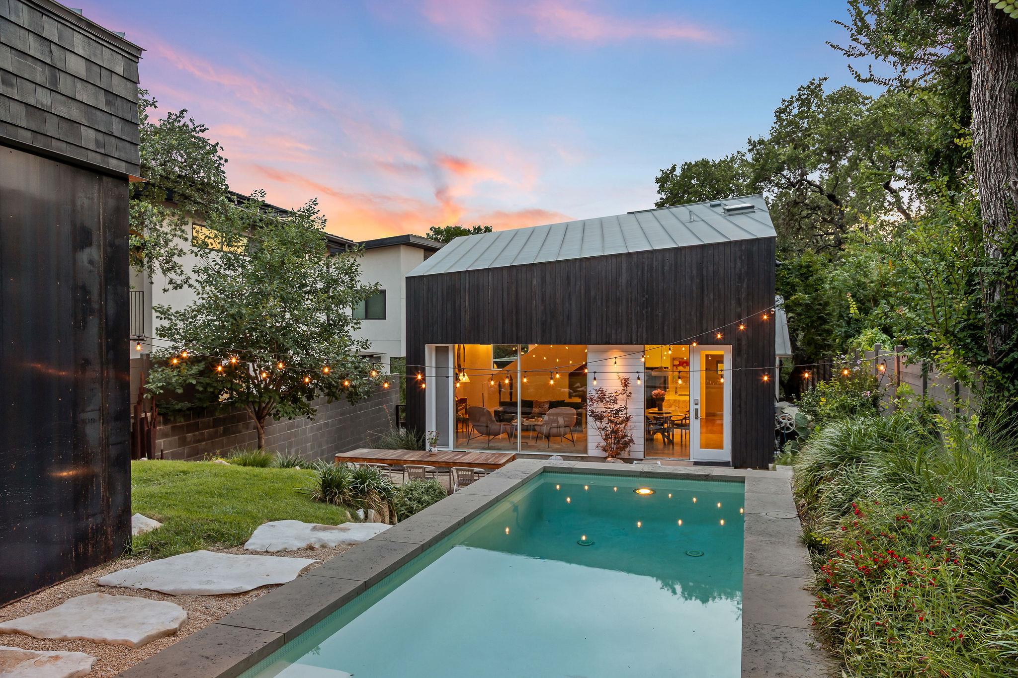 1303 1/2  Hillside Ave, Austin, TX 78704 — photo 1