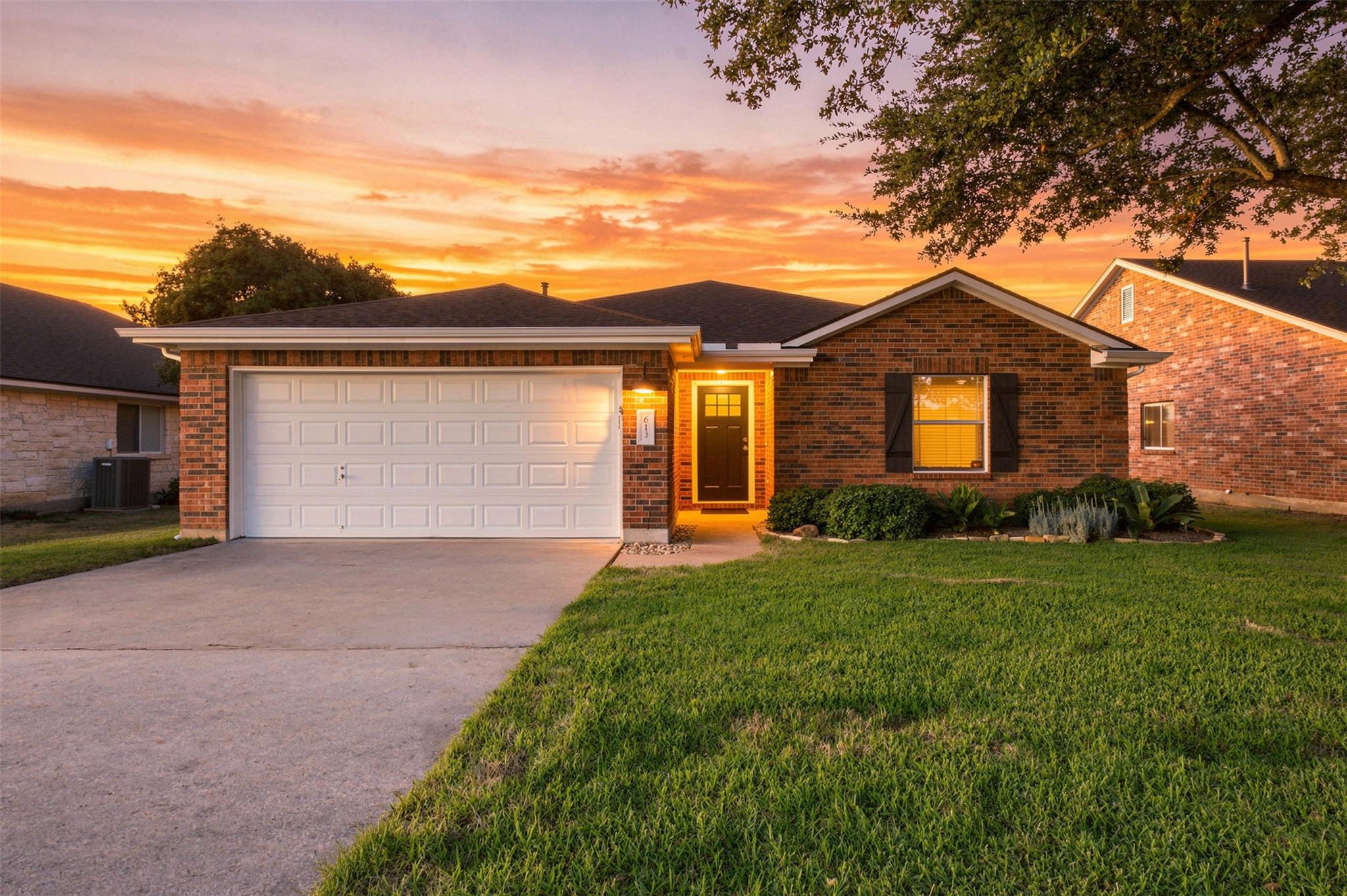 613  Glen Valley Ln, Leander, TX 78641 — photo 1