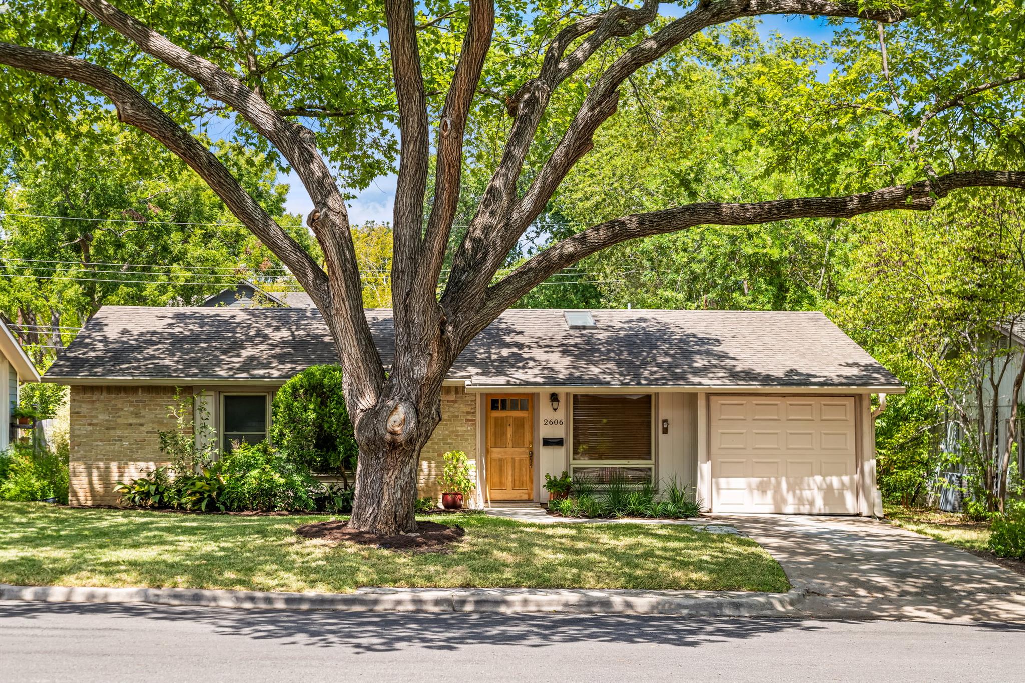 2606 Friar Tuck Ln, Austin, TX 78704 — photo 1