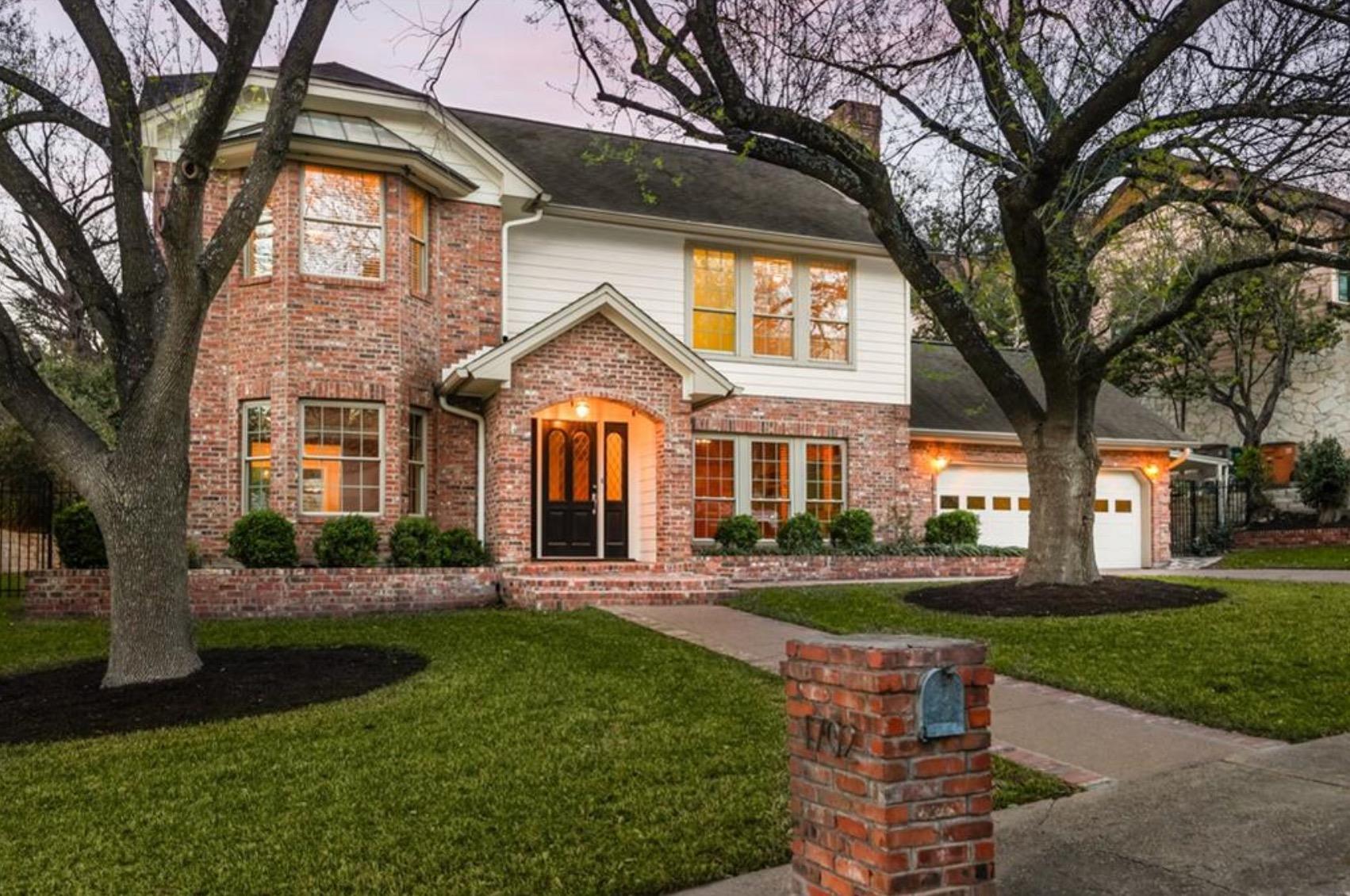 1702  Crested Butte Dr, Austin, TX 78746 — photo 1