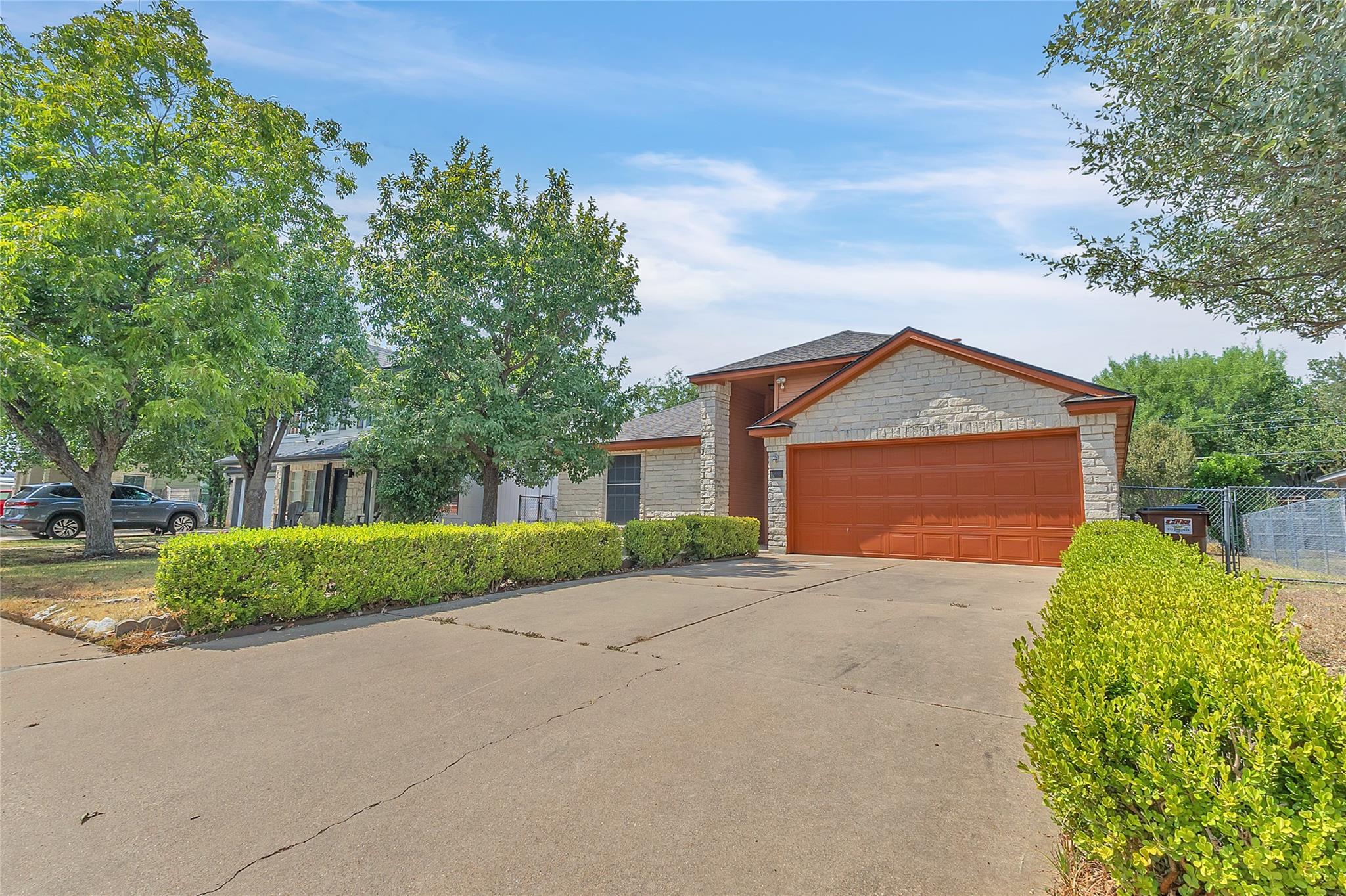 1902  Hollow Tree Blvd, Round Rock, TX 78681 — photo 1