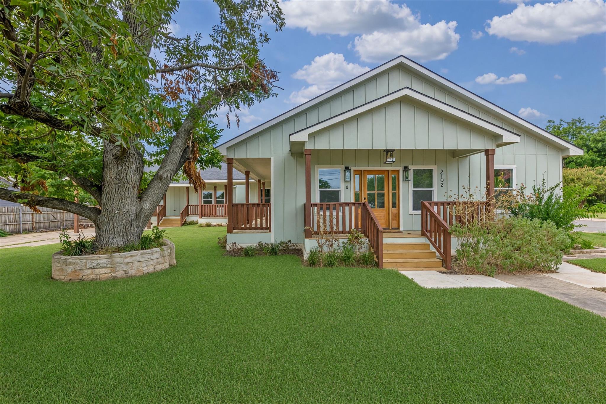 2102 S Church St, Georgetown, TX 78626 — photo 1