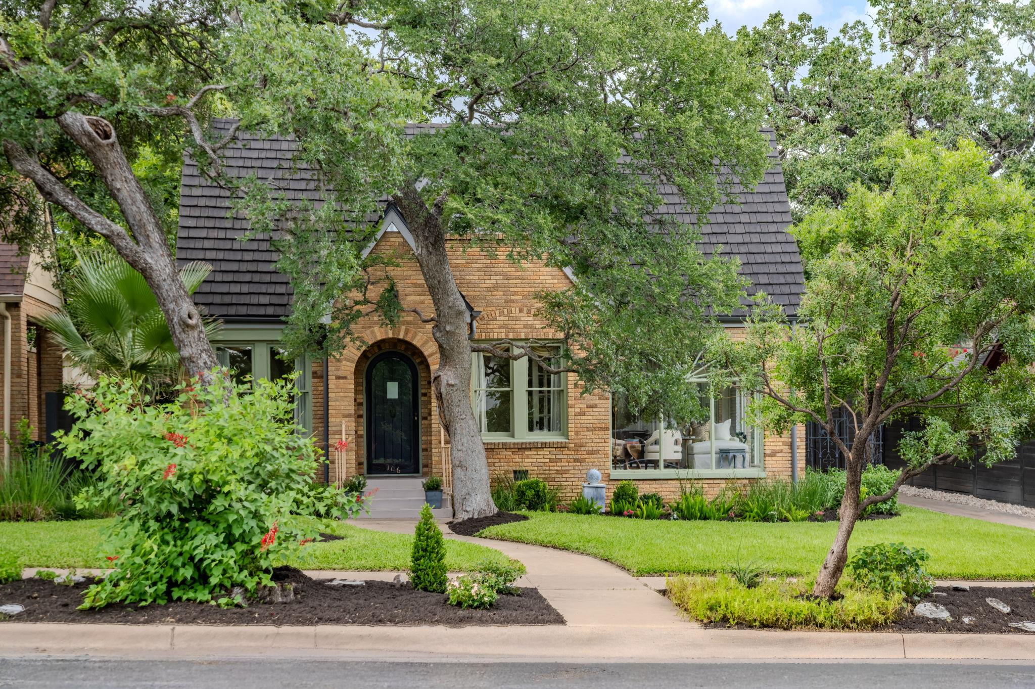 106 Laurel Ln, Austin, TX 78705 — photo 1