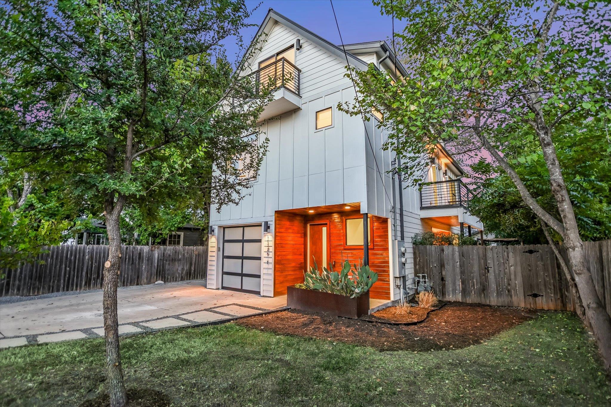1127  Gunter St  #1, Austin, TX 78702 — photo 1
