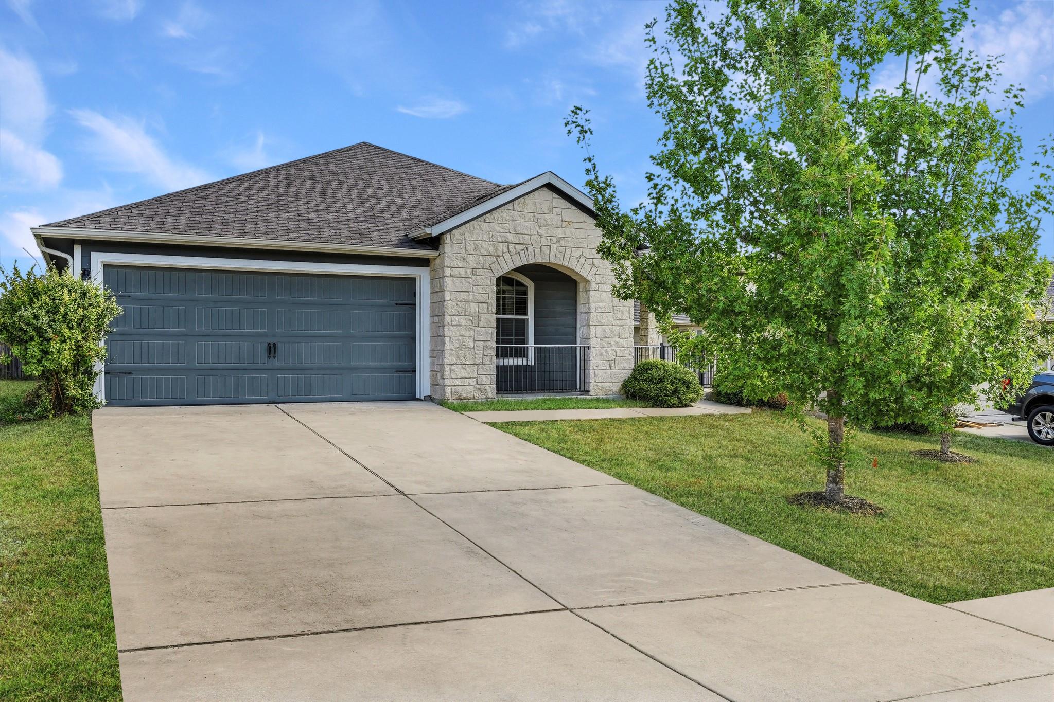 132  Denton Dr, Hutto, TX 78634 — photo 1