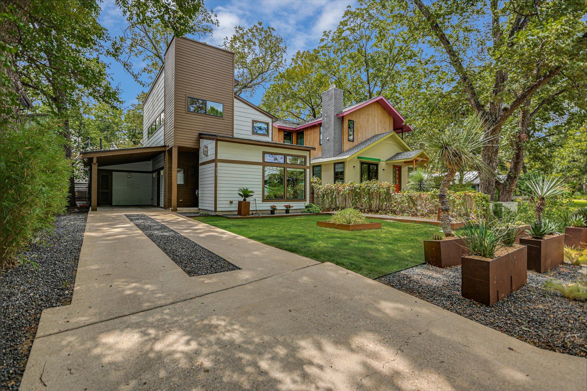 613 W Johanna St, Austin, TX 78704 — photo 1