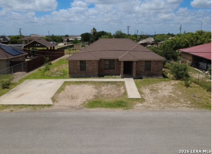 578 WILDWOOD DR, Eagle Pass, TX 78852 — photo 1