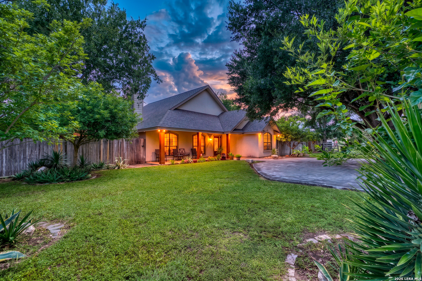 436 MELODY LN, Uvalde, TX 78801 — photo 1