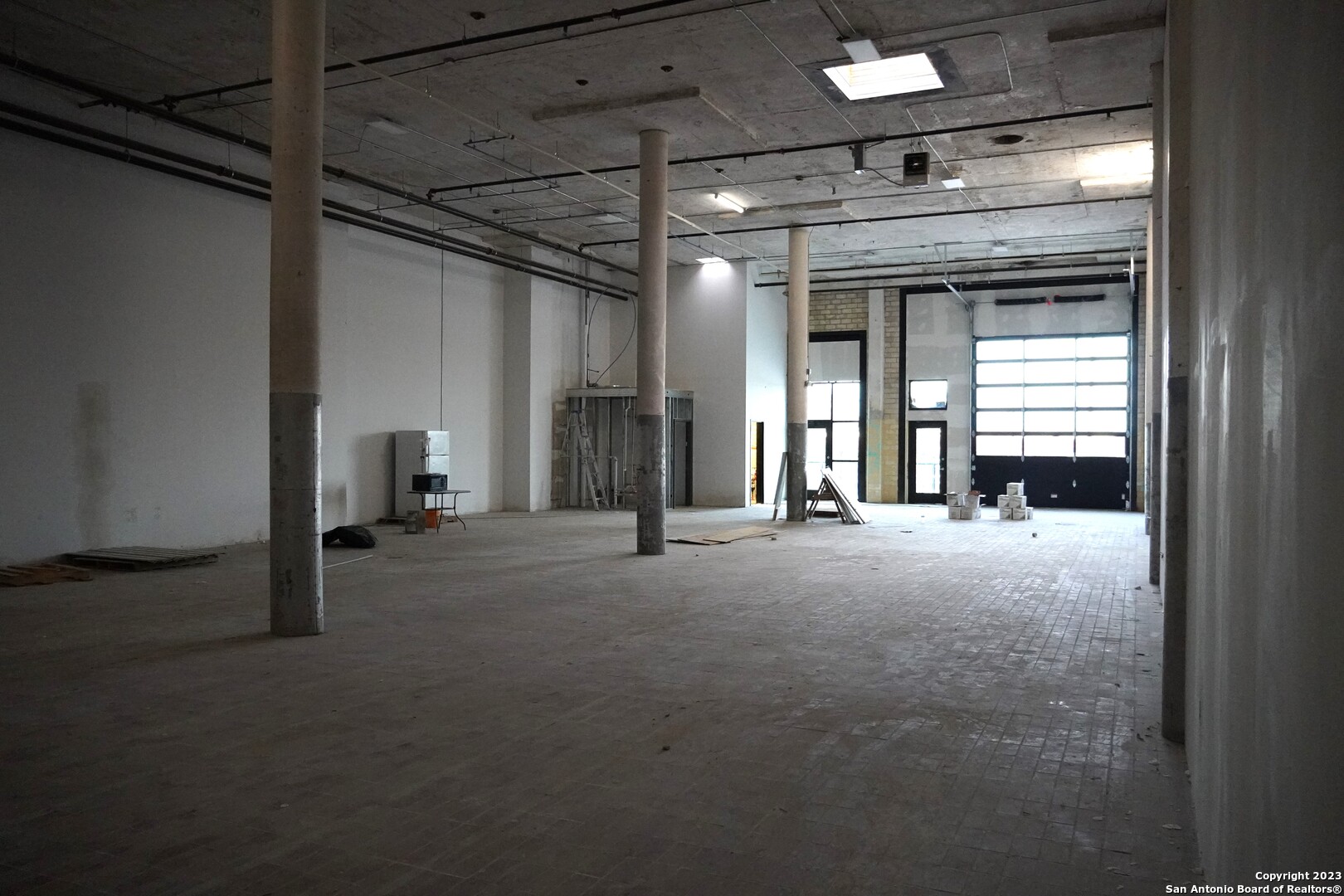 215 Coca Cola Pl, San Antonio, TX 78219 — photo 1
