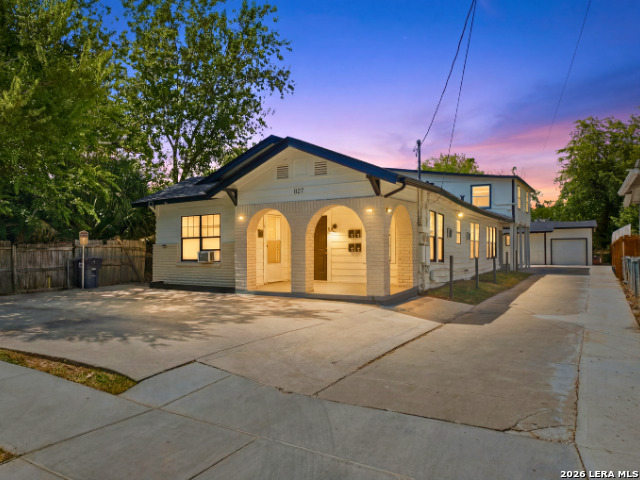 827 W ROSEWOOD AVE, San Antonio, TX 78212 — photo 1