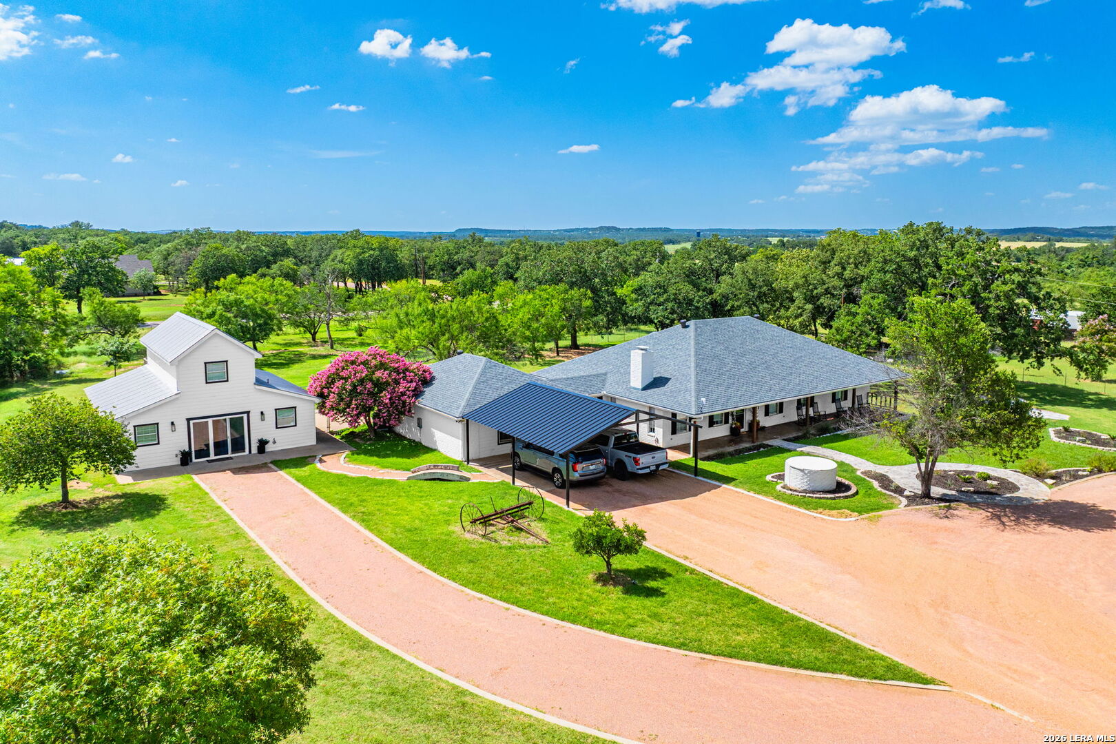 411 Emerald Loop, Fredericksburg, TX 78624 — photo 1