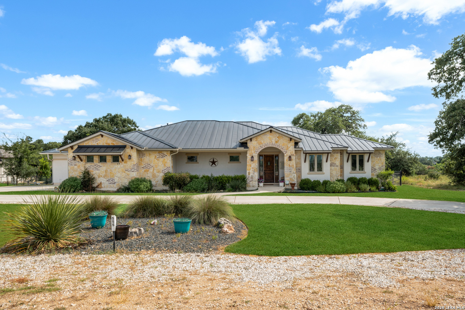 555 Curvatura, New Braunfels, TX 78132 — photo 1
