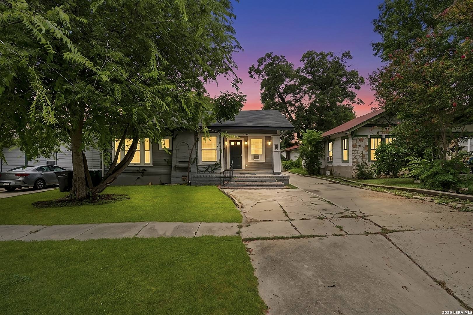 1311 W French Pl, San Antonio, TX 78201 — photo 1