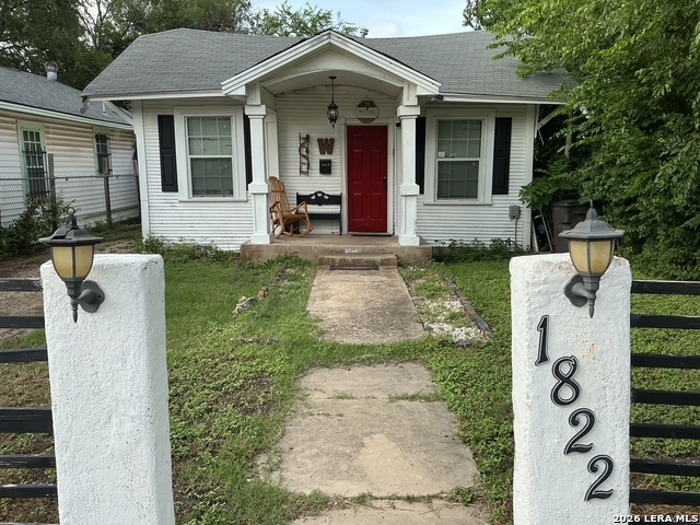 1822 W WOODLAWN AVE, San Antonio, TX 78201 — photo 1