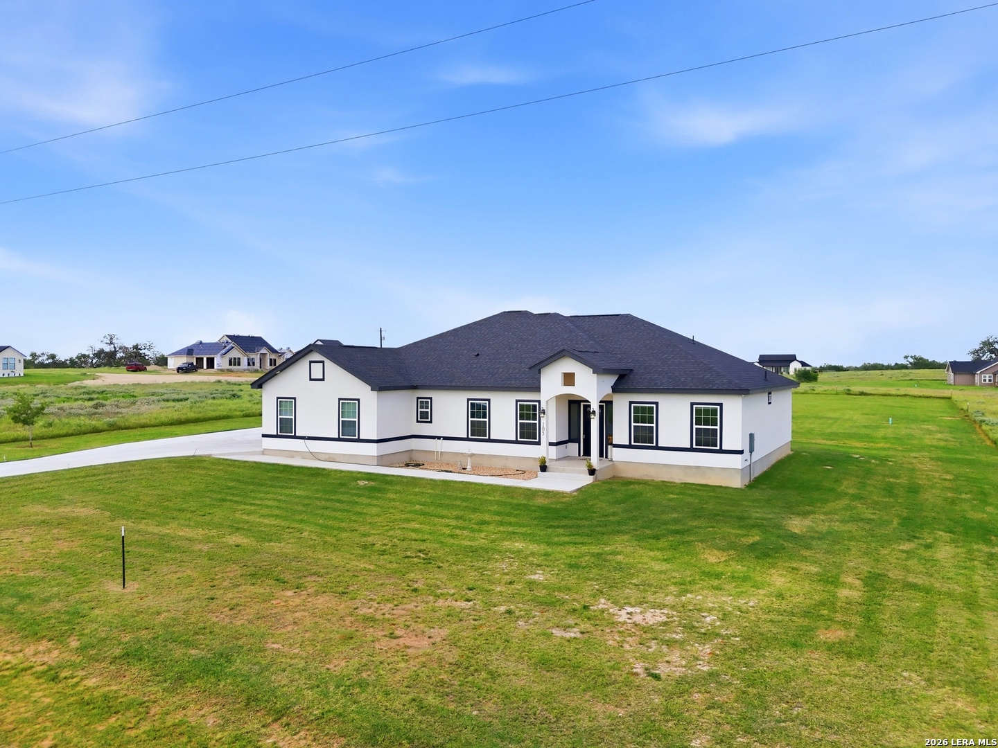 105 Hidden Cv, Floresville, TX 78114 — photo 1