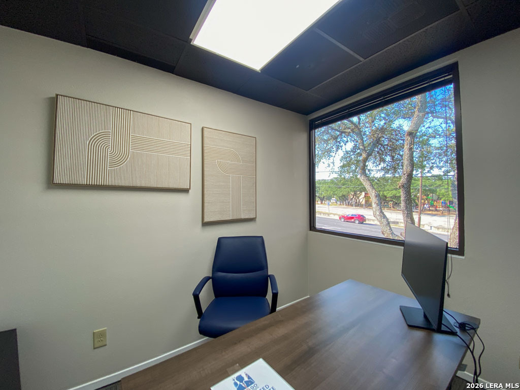 10918 VANCE JACKSON RD, San Antonio, TX 78230 — photo 1