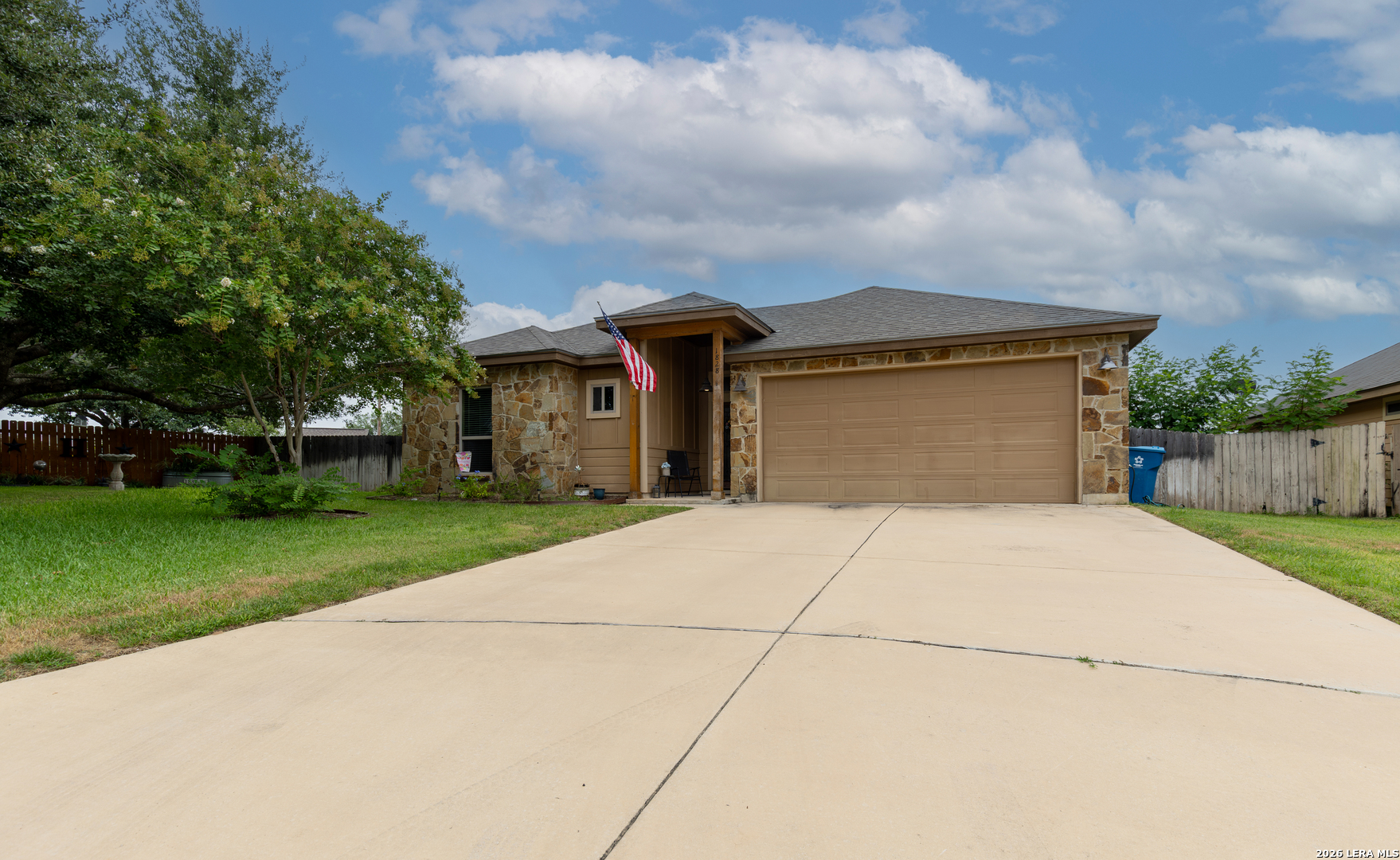 1828 Wandering Trail, Pleasanton, TX 78064 — photo 1