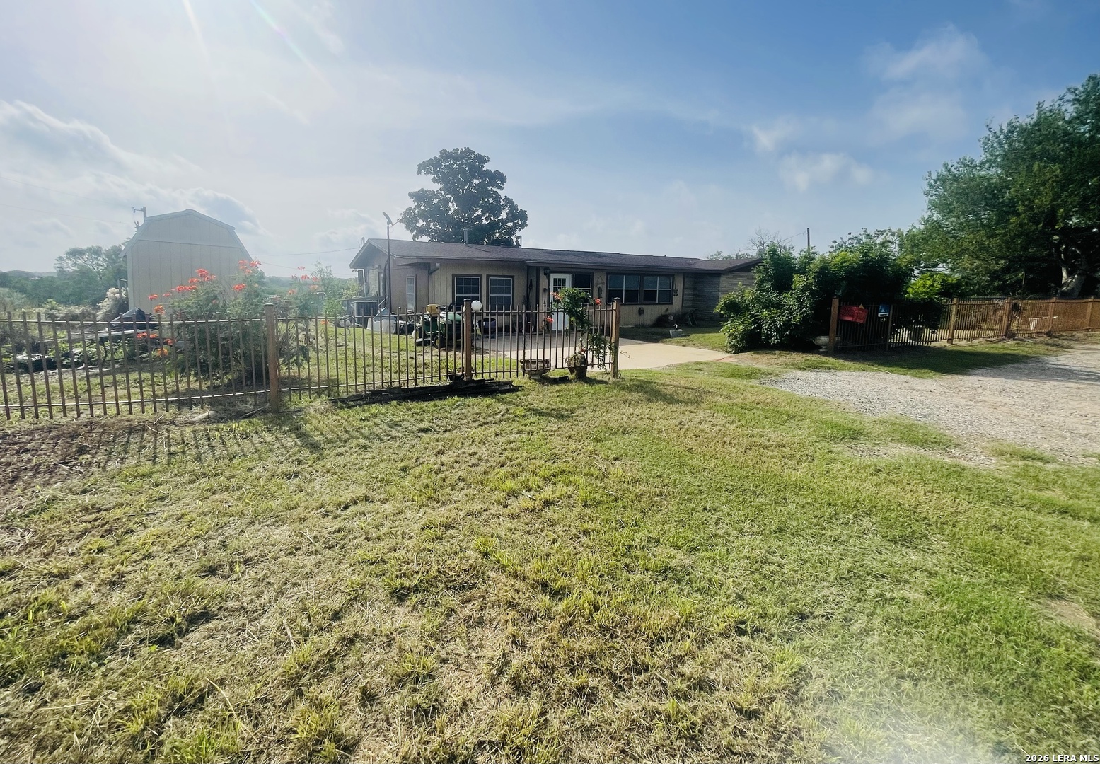 141 County Road 779, Devine, TX 78016 — photo 1