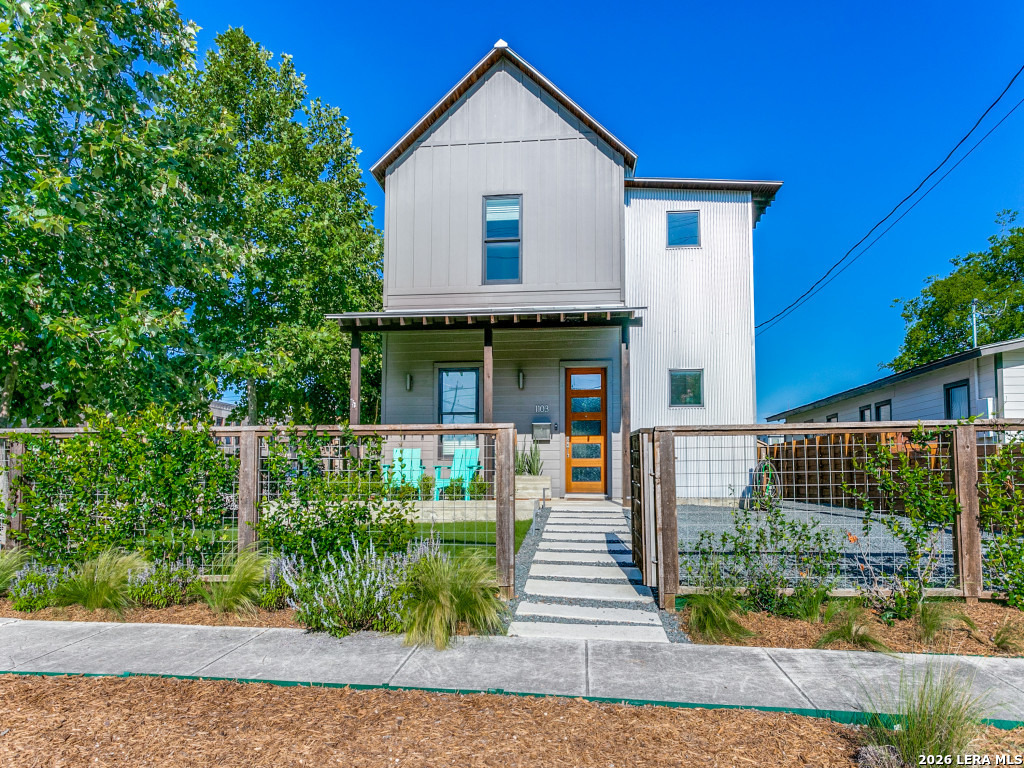 1103 N Pine St, San Antonio, TX 78202 — photo 1
