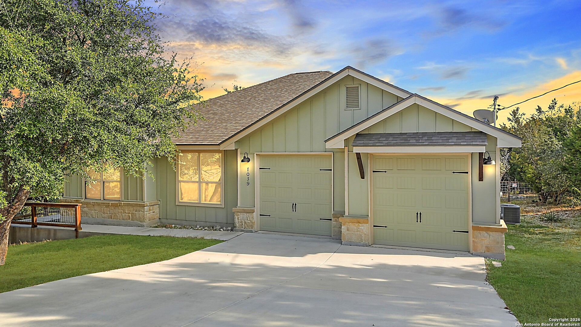 1039 Primrose Path, Canyon Lake, TX 78133 — photo 1
