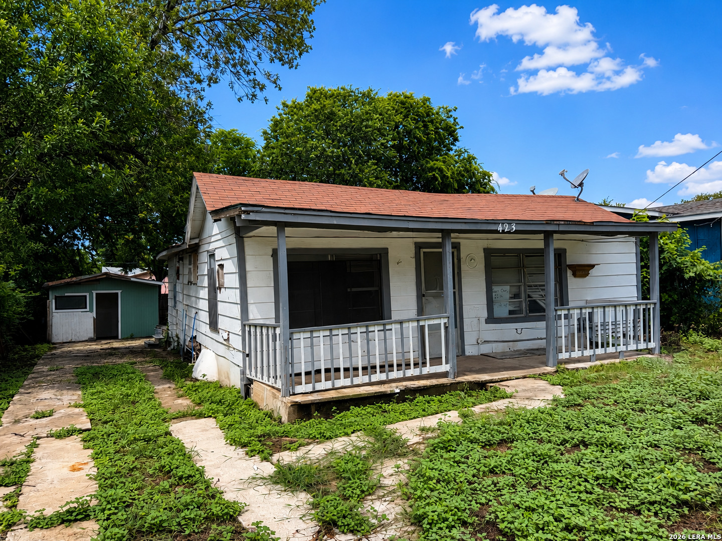 423 N SAN IGNACIO AVE, San Antonio, TX 78228 — photo 1