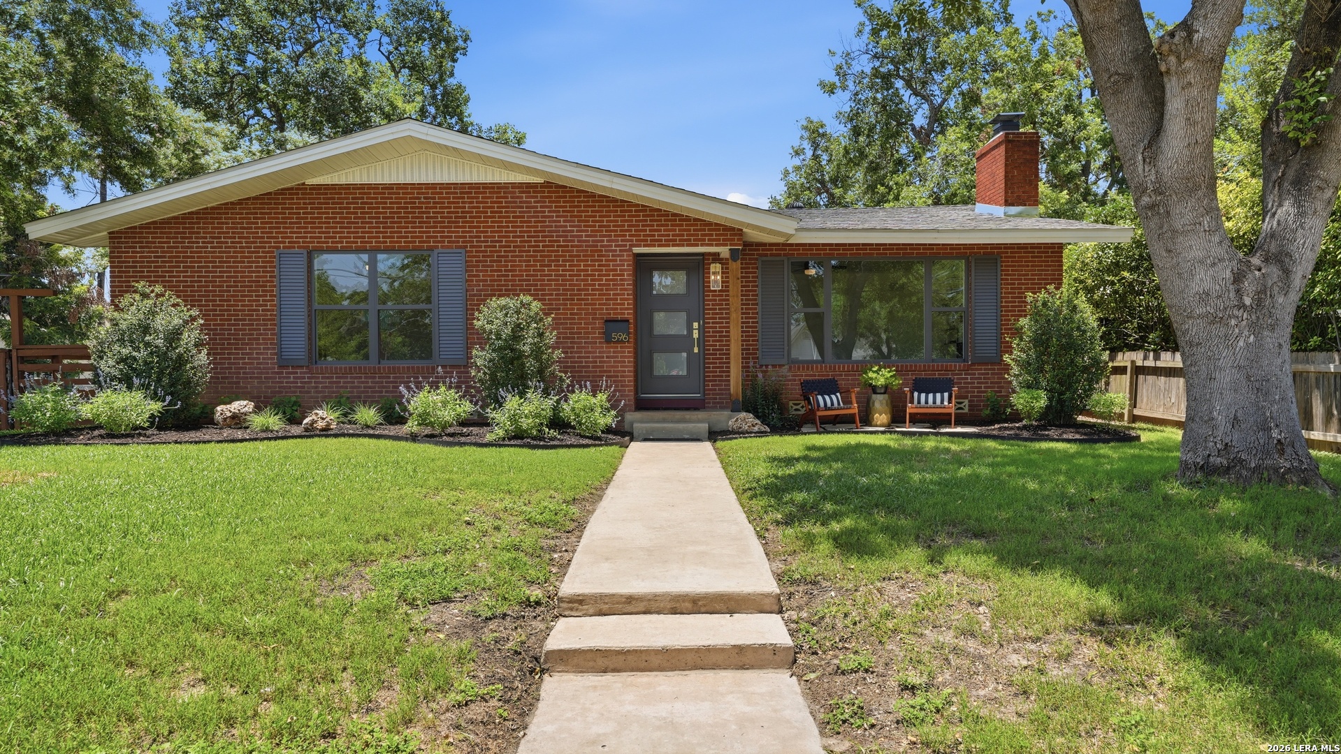596 WILLOW AVE, New Braunfels, TX 78130 — photo 1