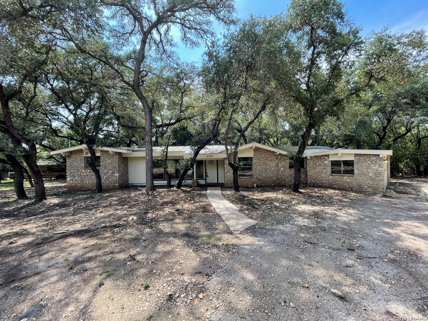 6135 HOLLYHOCK RD, San Antonio, TX 78240 — photo 1